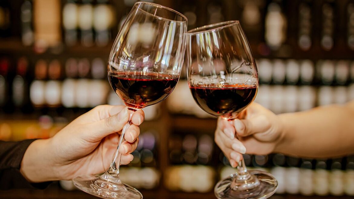 Can Red Wine Help Fight Cancer? Know What Experts Say About Health Effects Of Consuming Wine article-image