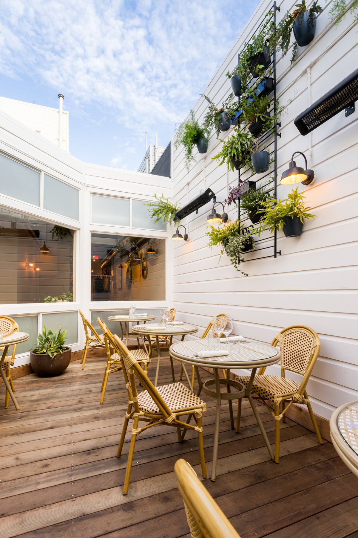 Food and drinks from Caché in San Francisco.