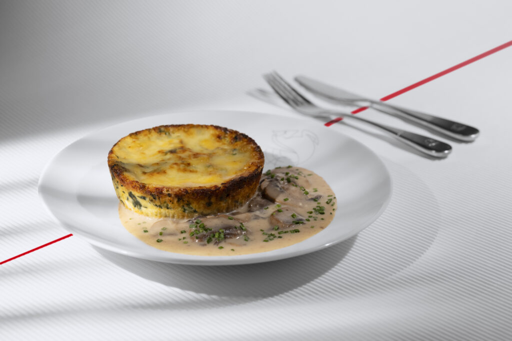 E. Renaut La Première dish is pictured; it will be served on Air France