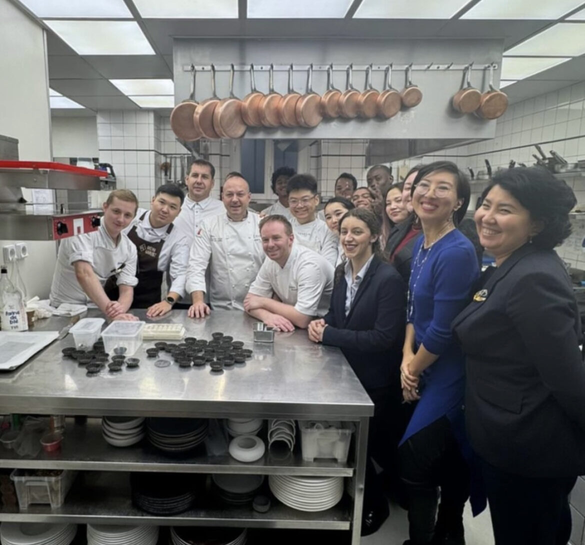 Kazakh, French Chefs Offer Gourmet Dinner at Michelin-Starred Kitchen in Paris Kazakh, French Chefs Offer Gourmet Dinner at Michelin-Starred Kitchen in Paris