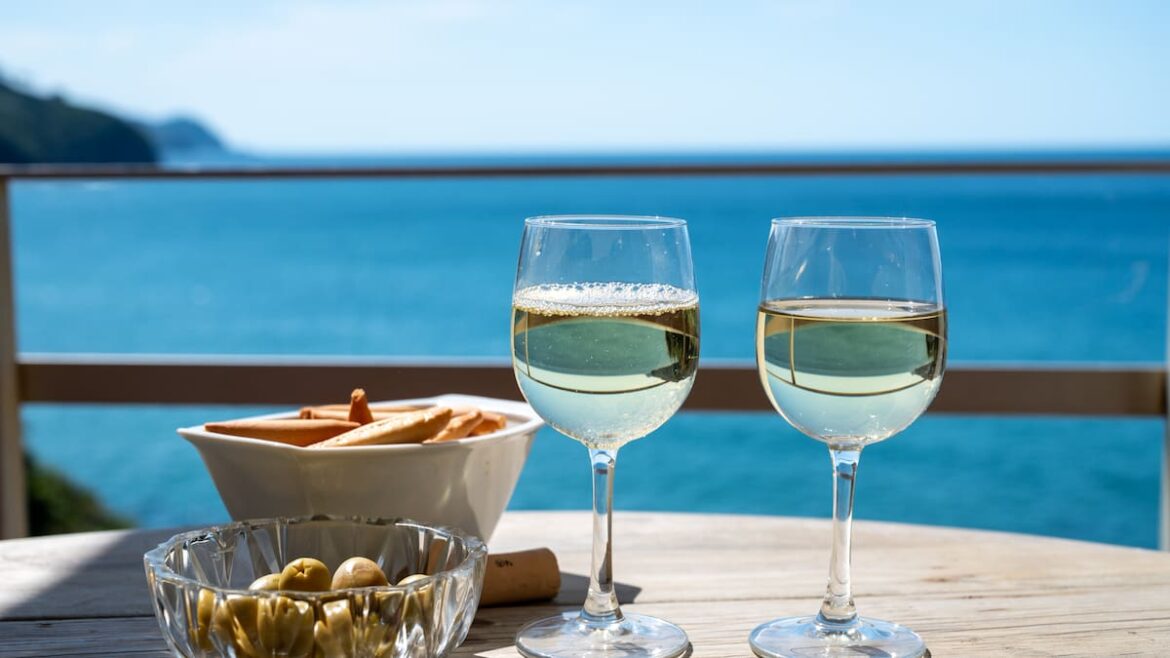 Listen to The Country online with Jamie Mackay: NZ’s wine industry with Blair McLean Listen to The Country online with Jamie Mackay: NZ’s wine industry with Blair McLean