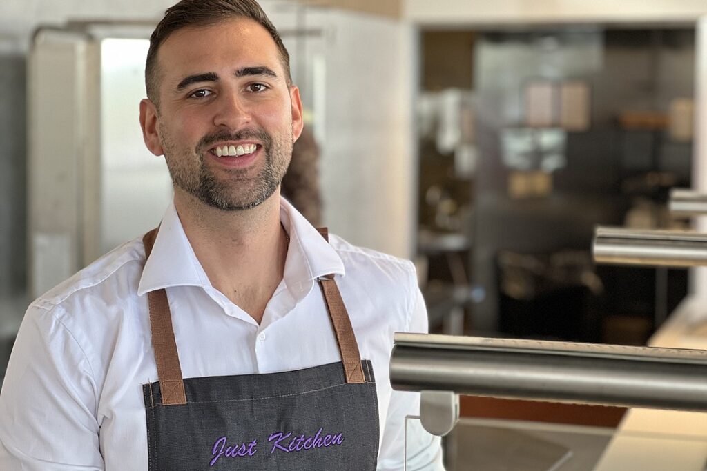 JustKitchen Fresh Salads & Mediterranean restaurant plans opening JustKitchen Fresh Salads & Mediterranean restaurant plans opening