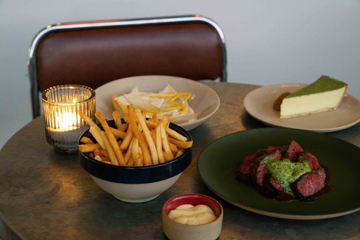 At Bar Etoile, Scandi-chic meets Los Angeles’ leisurely side At Bar Etoile, Scandi-chic meets Los Angeles' leisurely side