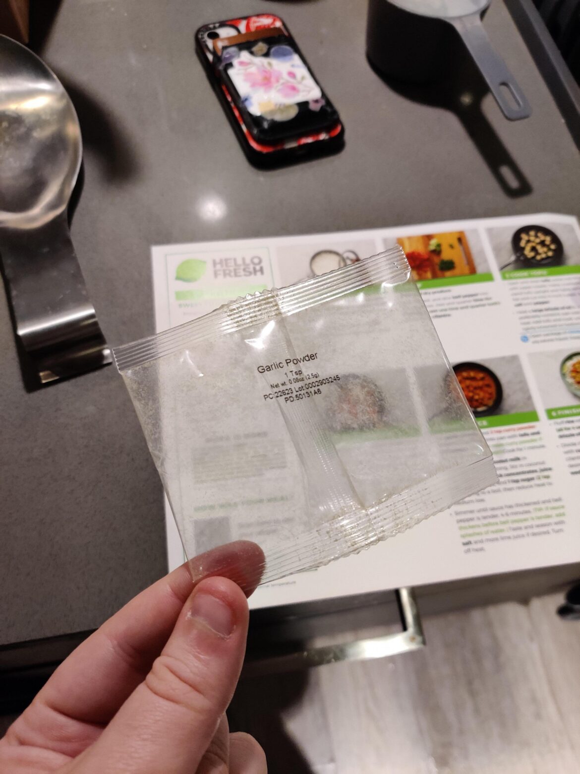 HelloFresh sent a totally sealed, but completely empty garlic powder packet