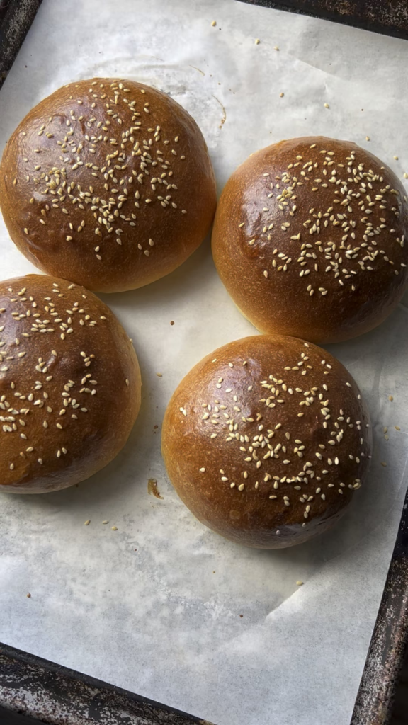 I needed burger buns this weekend so I made some at home. 😋