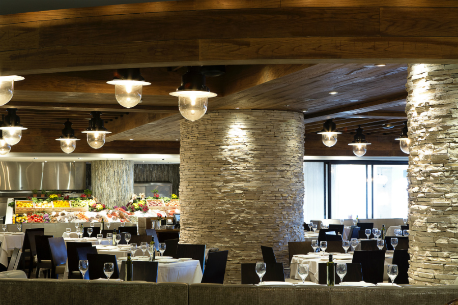 Main Dining Room & Fresh Seafood Market_