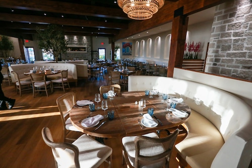 Naxos Estiatorio restaurant