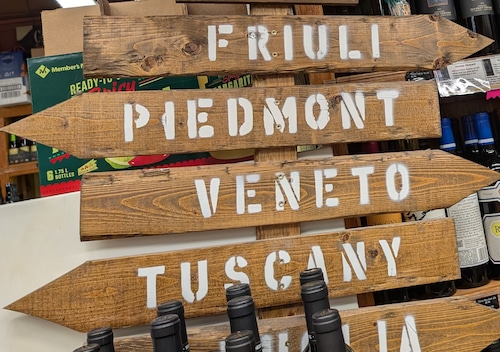 Italian wine region sign