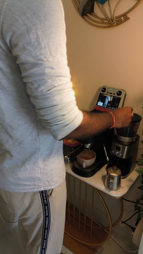 Where am I doing wrong? The milk doesnt seem to flow while making the latte art and sits just at the location of the pour. (Pour from 2:30 minutes)