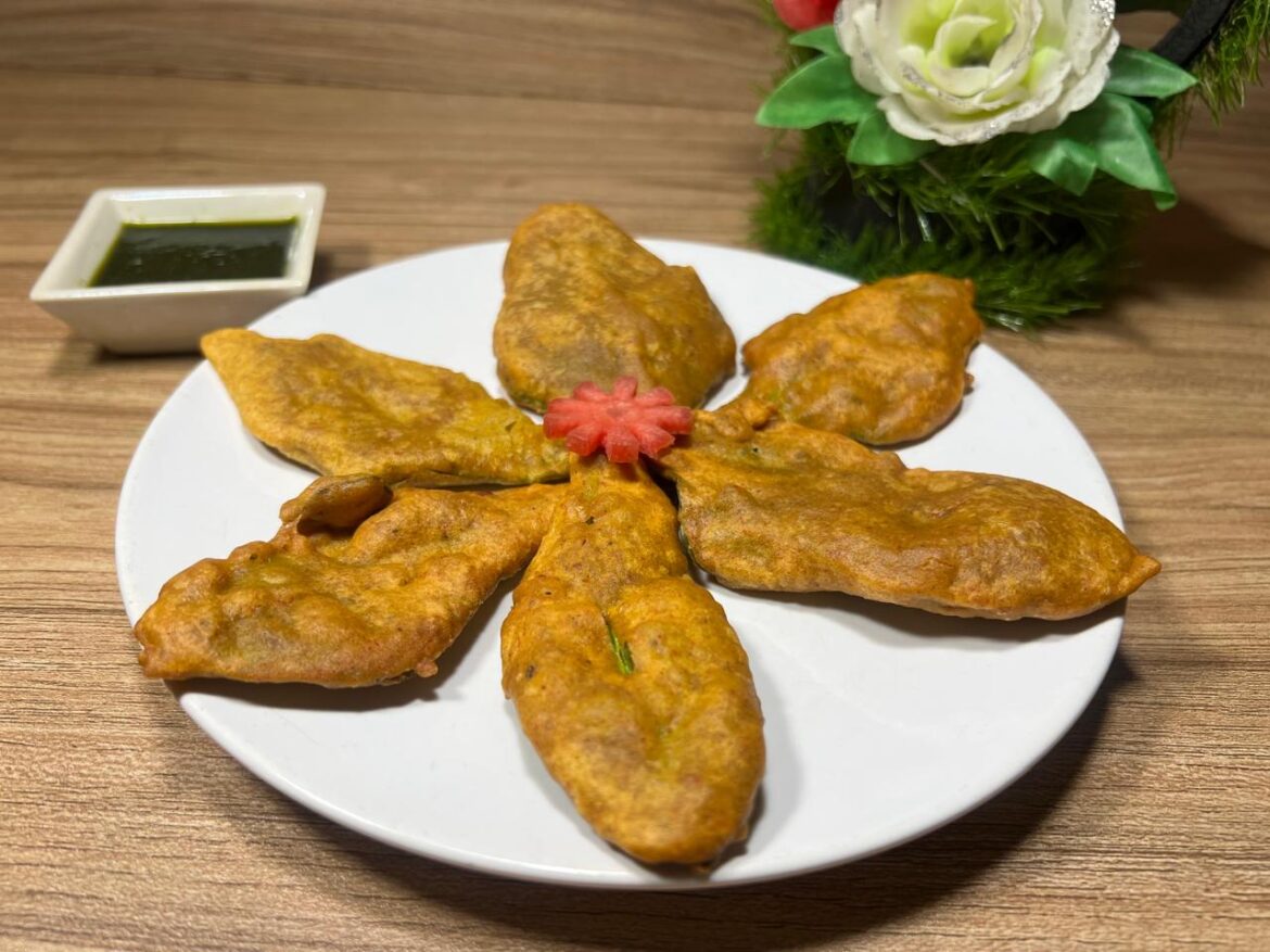 Palak Pakora (Crispy Spinach Fritters)