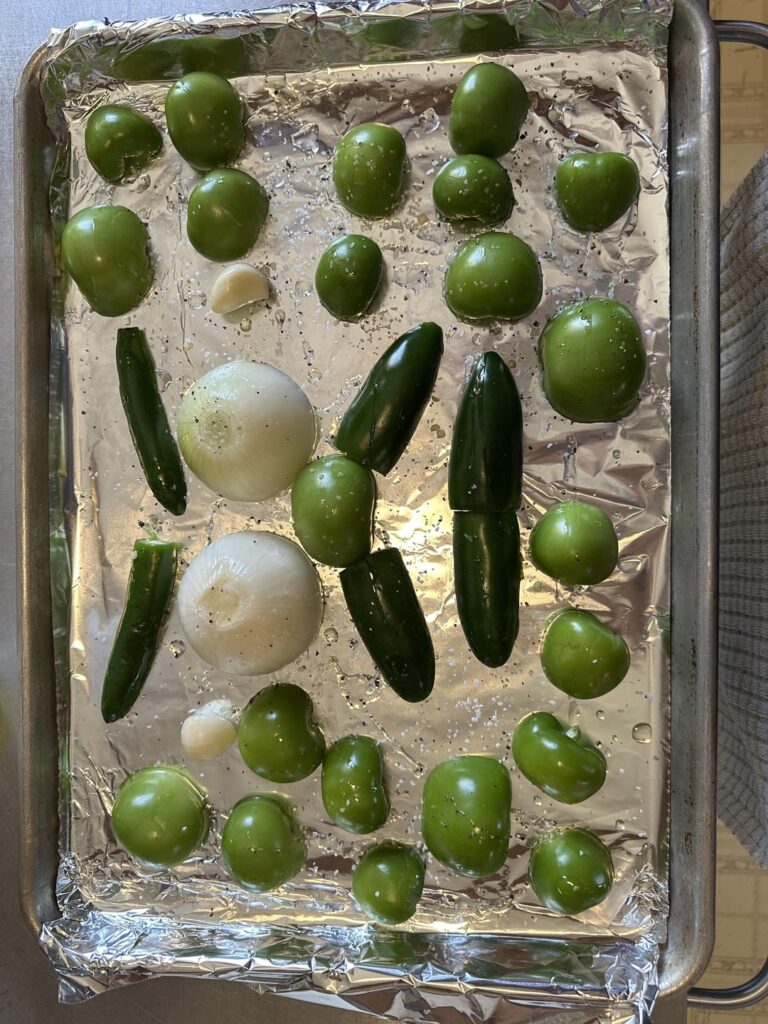 Simple roasted tomatillo salsa Simple roasted tomatillo salsa