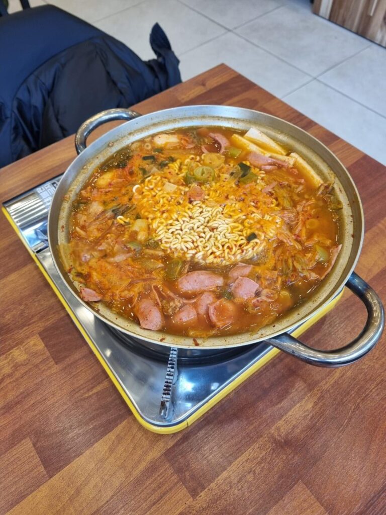 Kimchi Budae Jjigae(korean army stew)