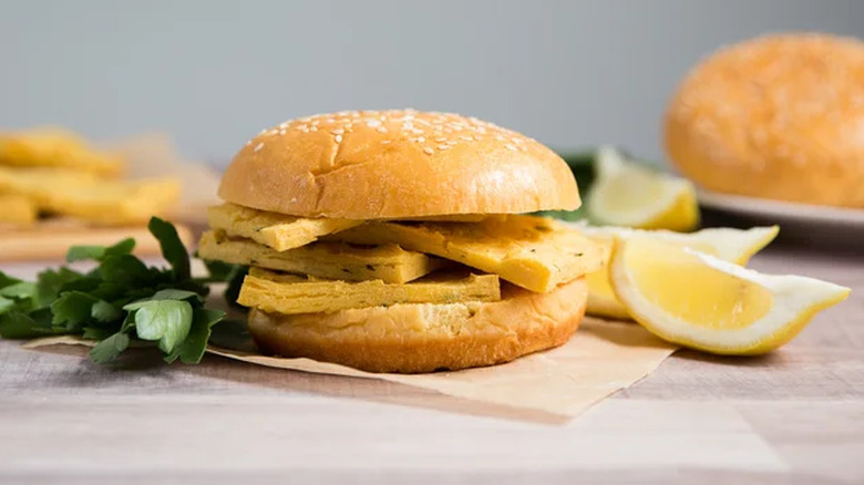 Panelle sandwiches with lemon and parsley