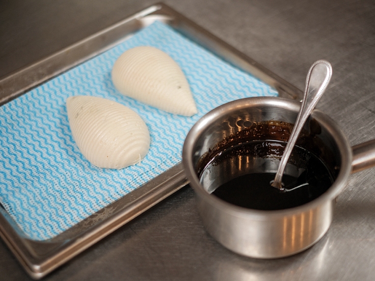 Easy pintade recipe you can master at home. (© Linh Pham/ MICHELIN Guide Vietnam)