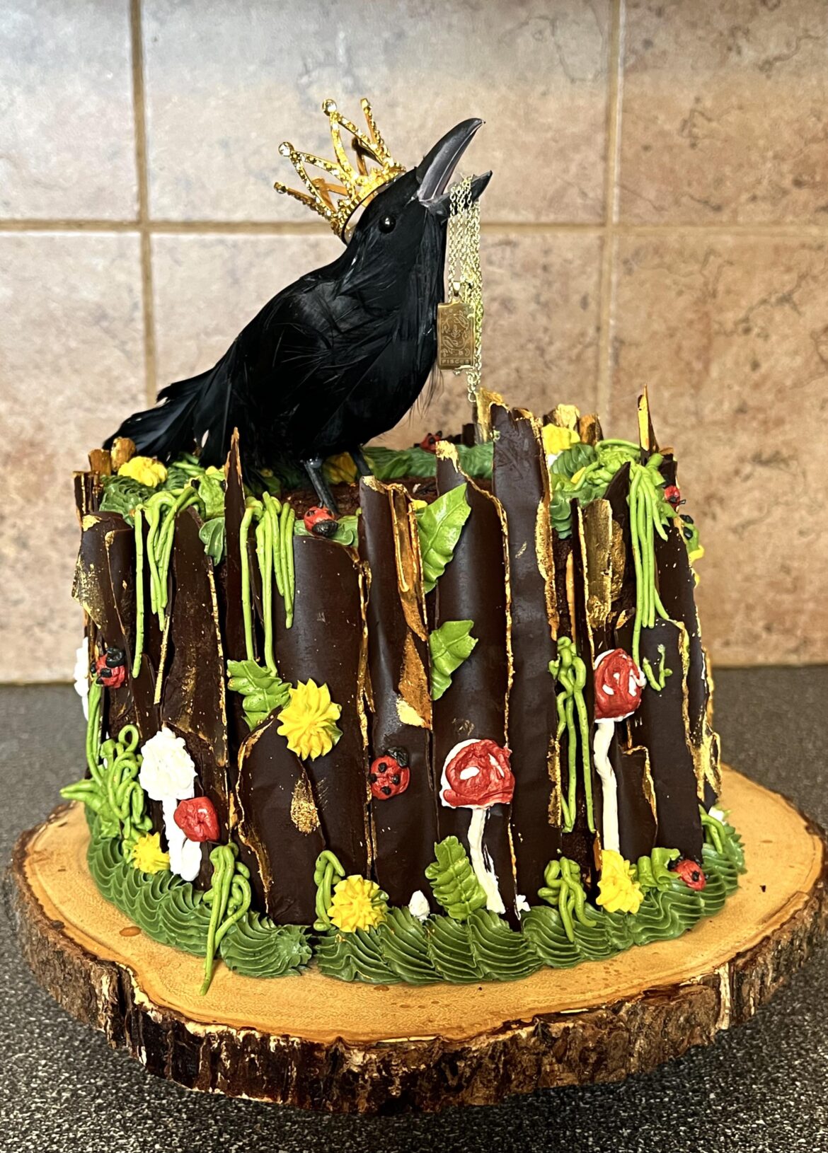 4th year in a row making a birthday cake for my girlfr- fiancée! 🐦‍⬛