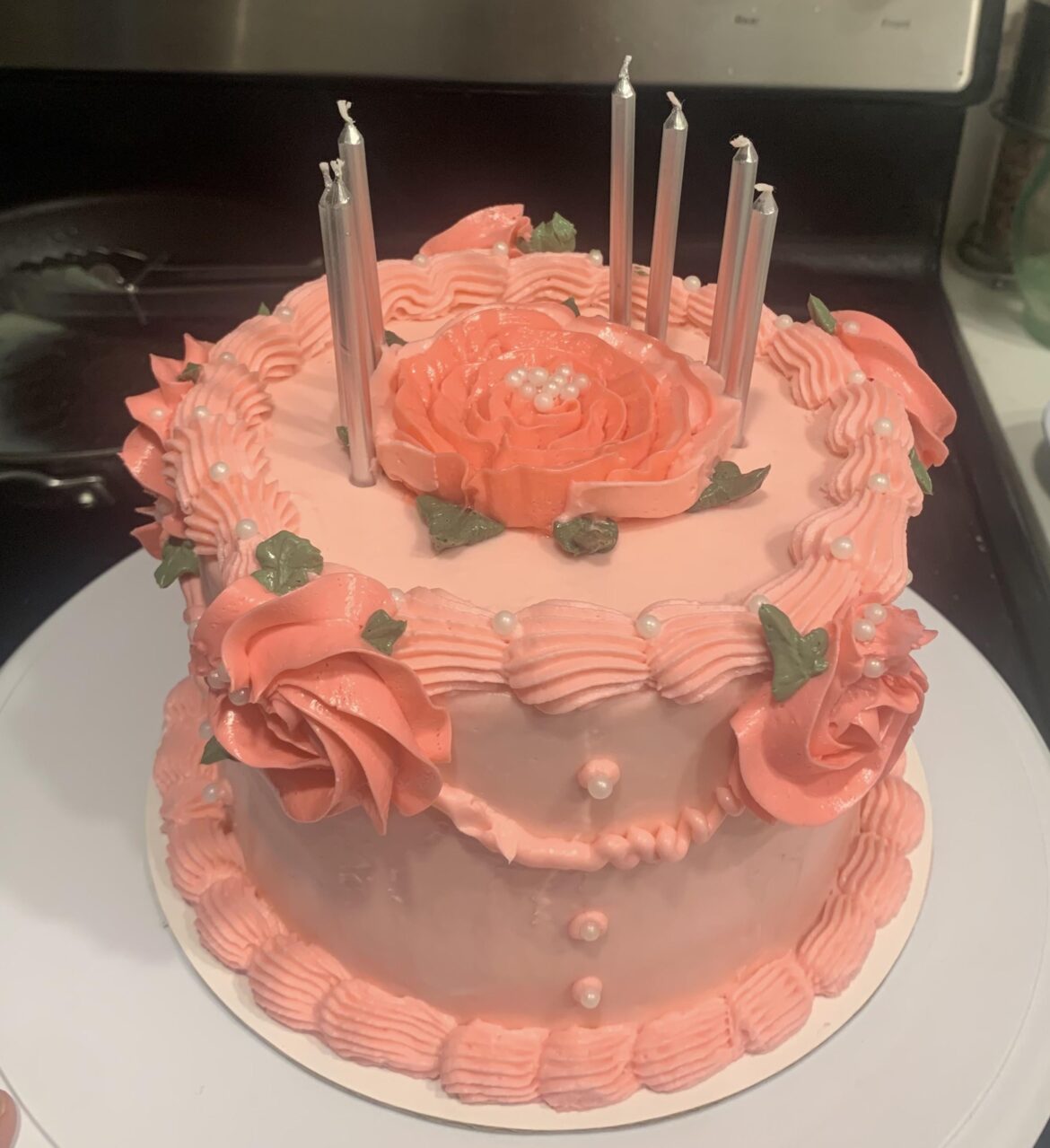 Hopped on the vintage inspired cake trend for my sister’s birthday cake