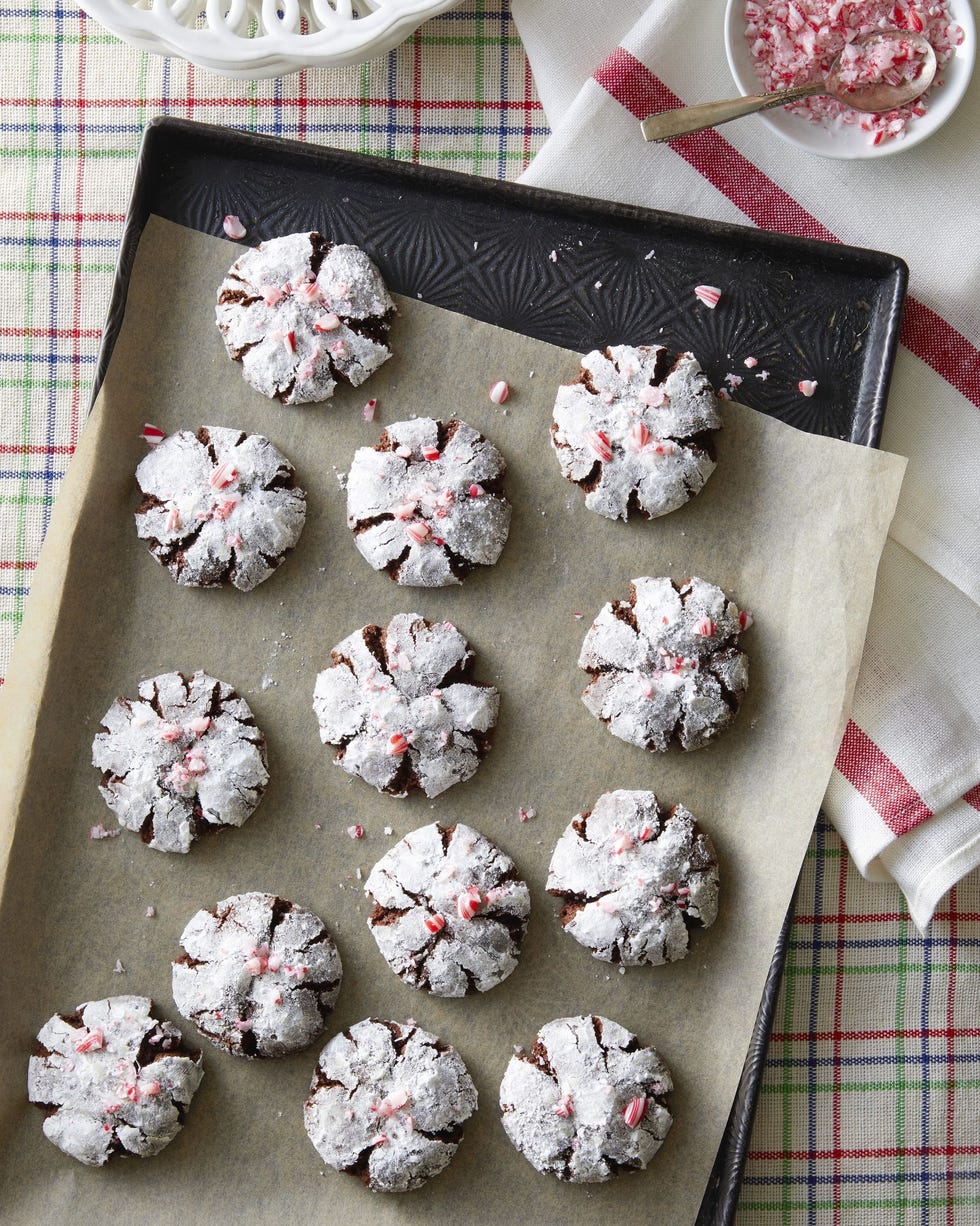 chocolate peppermint crinkle cookies