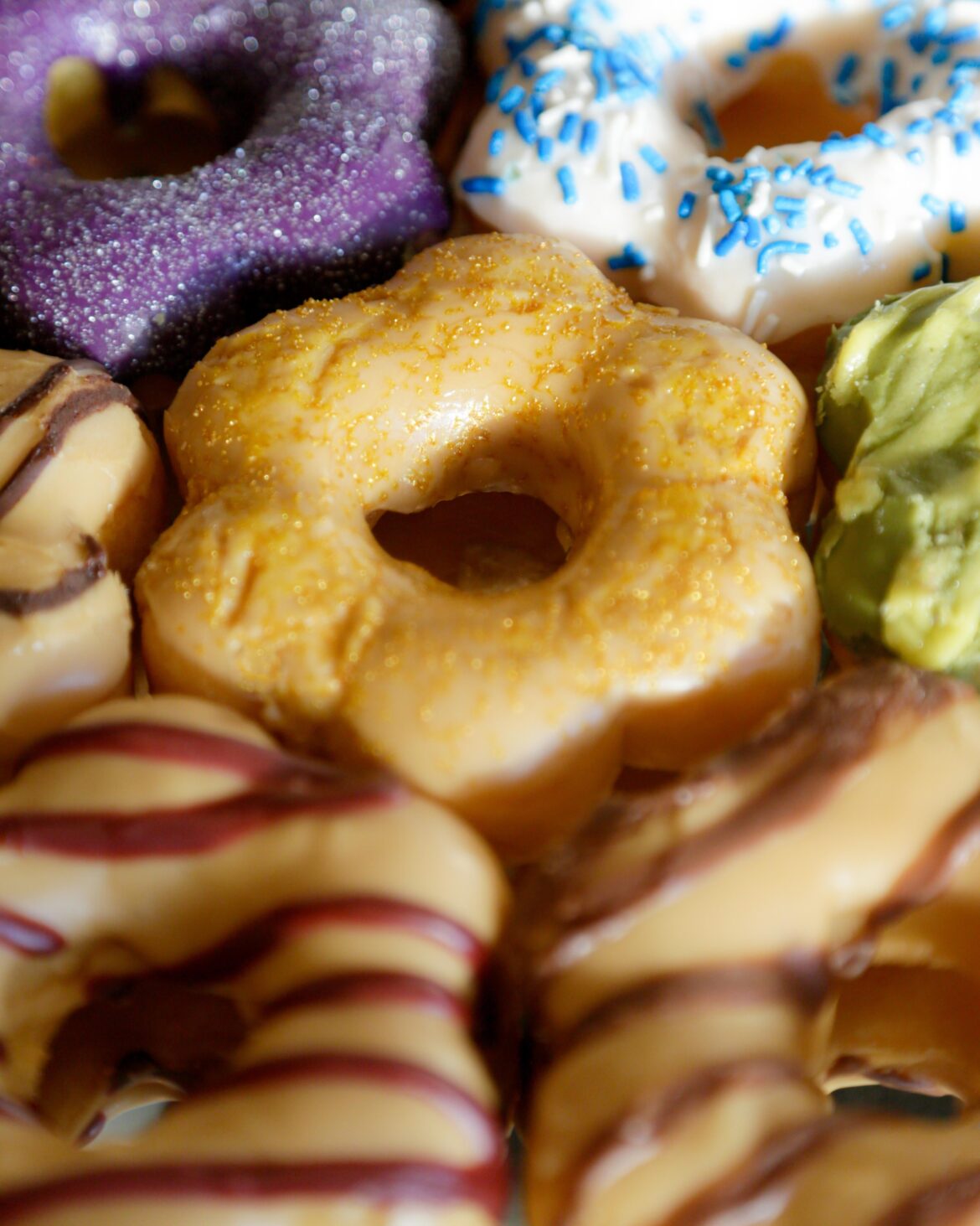 Sweet news for the weekend. If you're a fan of mochi donuts, Bom Bakeshop is popping up at St. Elmo Springdale tomorrow starting a 1pm