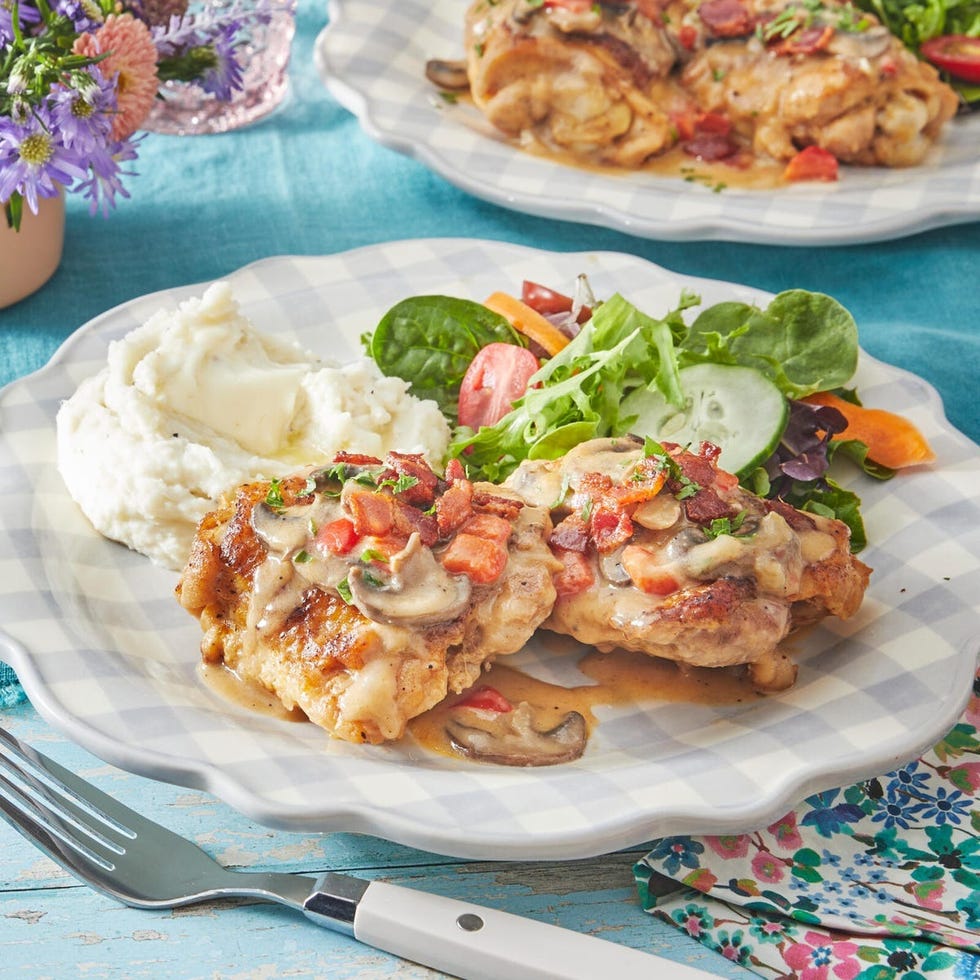 smothered chicken comfort food