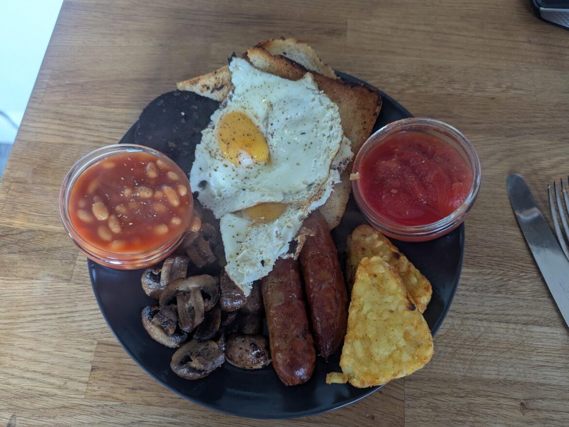 Feeling ill and off work today. I've seen too many good fry-ups on here so I had to make my own