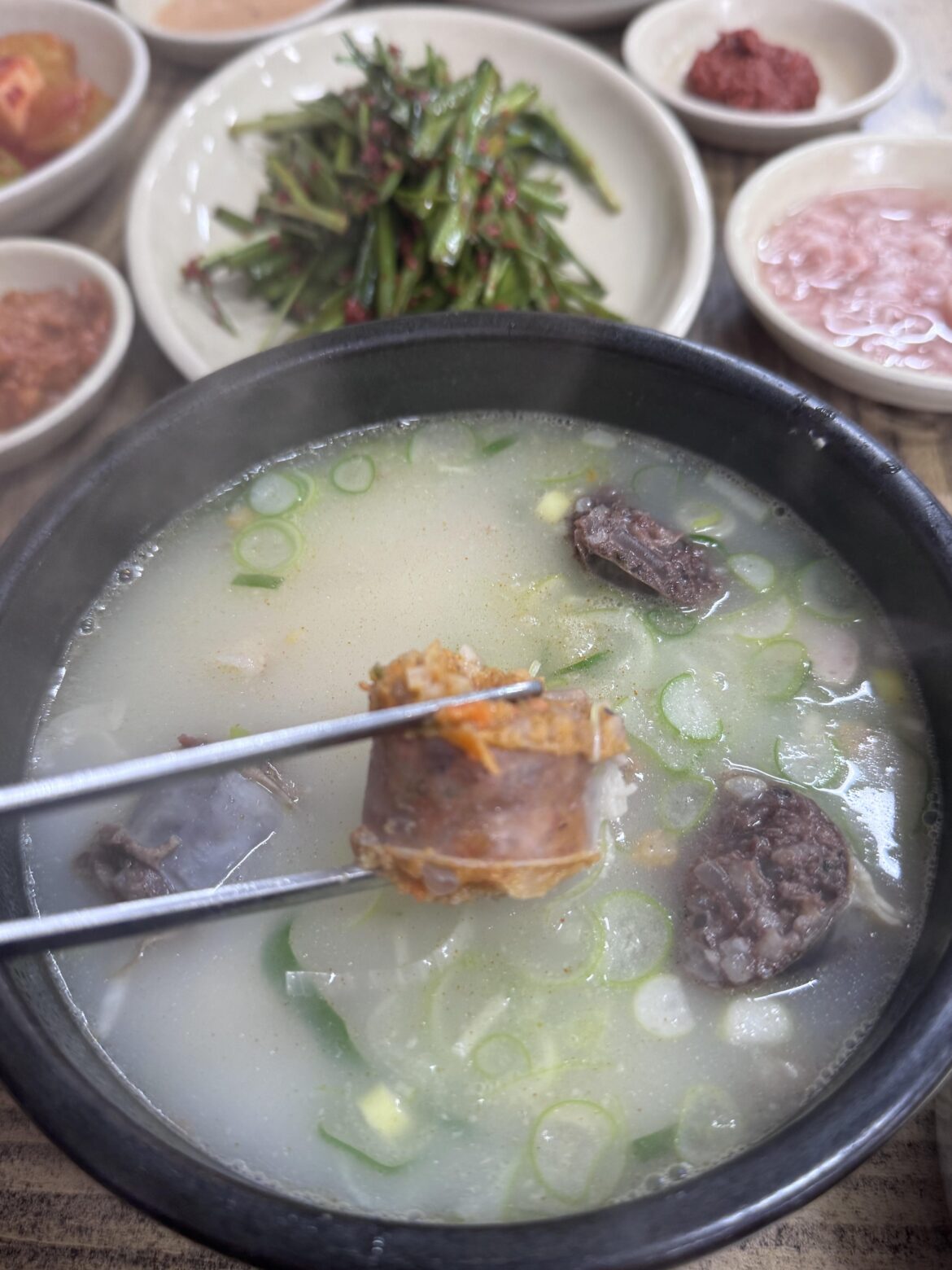 This place made it to top 3 순대국밥 I’ve ever had in one bite!
