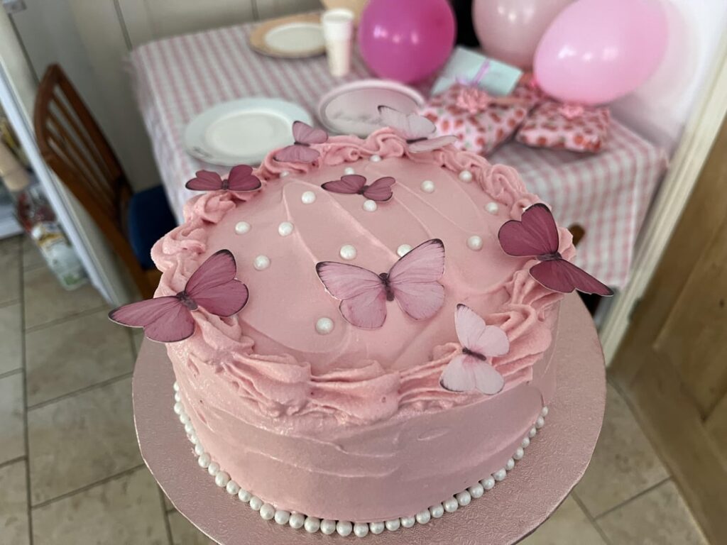 My little sisters birthday cake :)