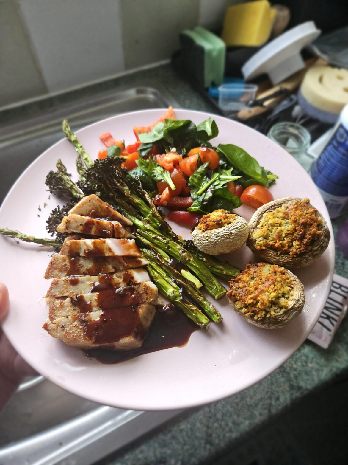 450 cal & 33g protein - Tuna steak & veggies