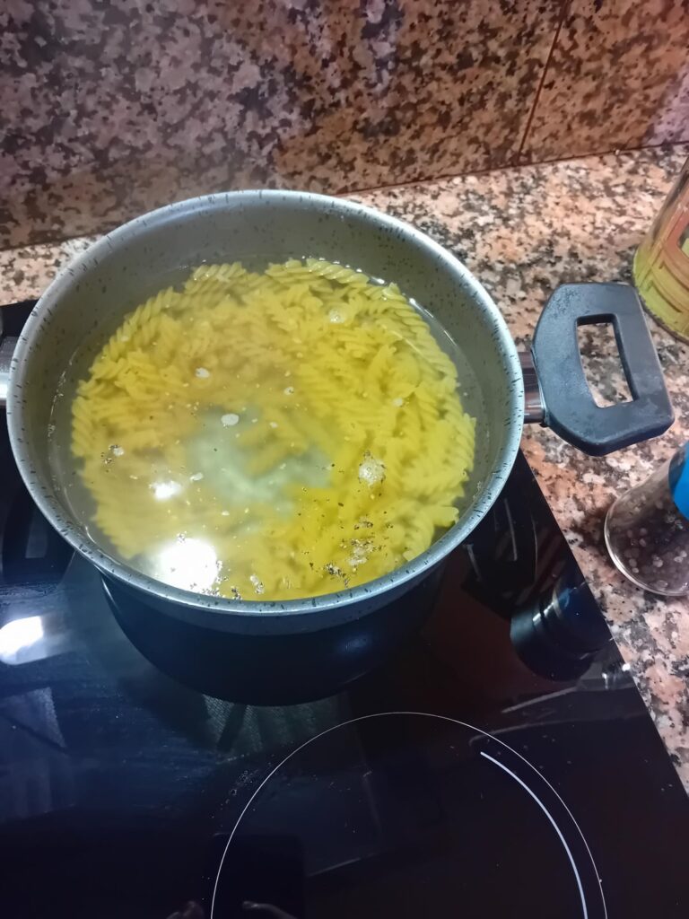 Didn't have any ingredients available. So I present to you, Peppered Pasta!