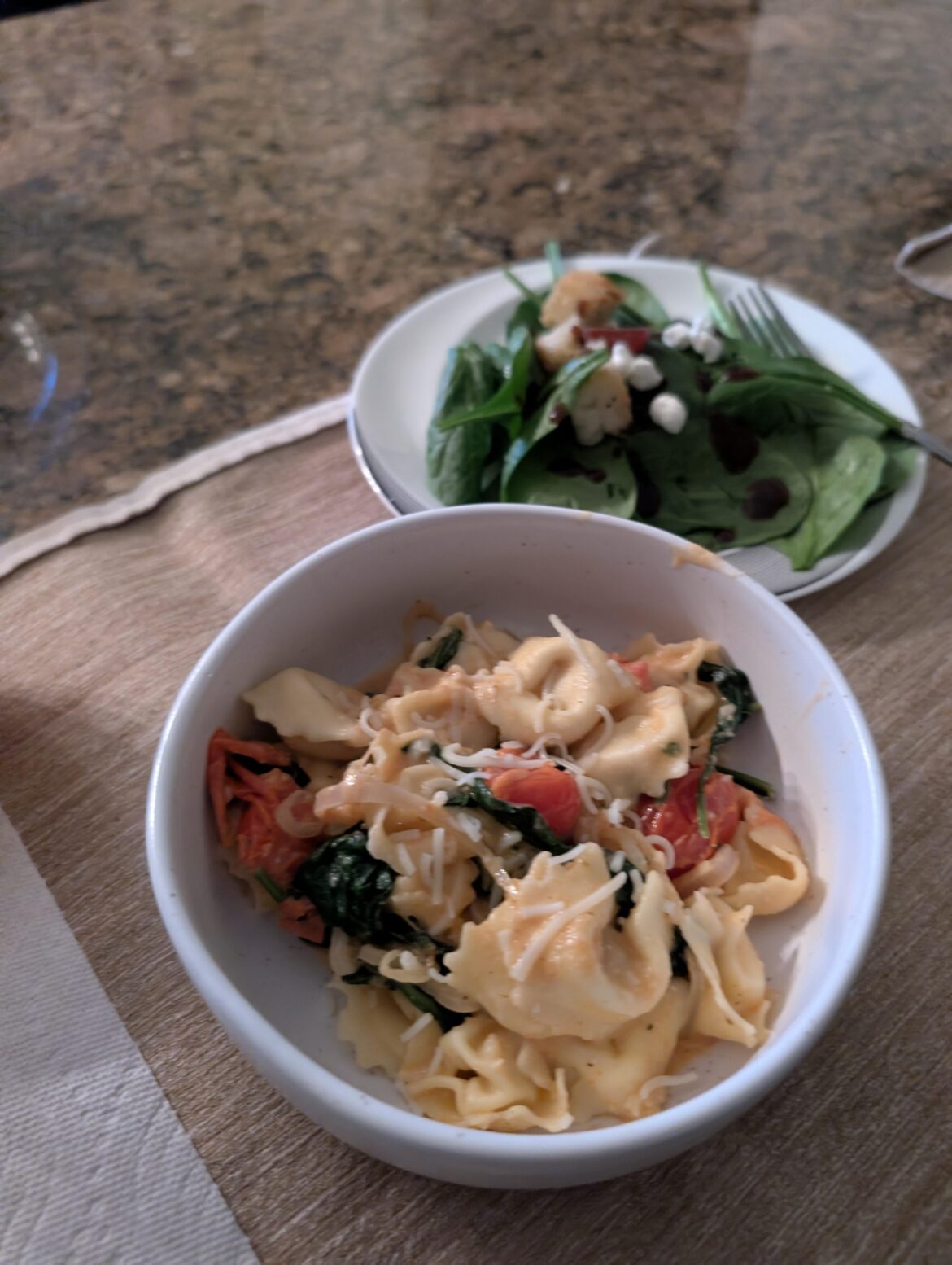 Cheese Tortellini and Sun-Dried Tomato Pesto Sauce
