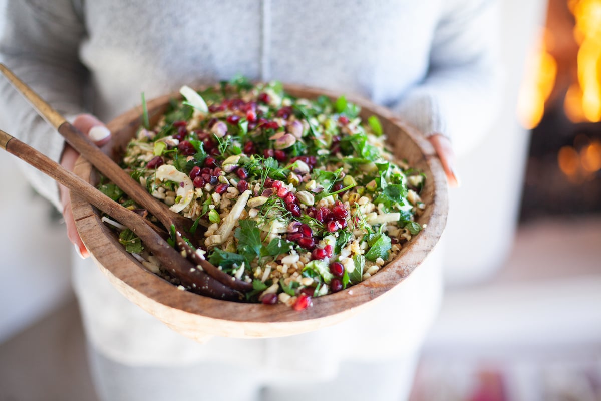 Cauliflower Tabbouleh with Pomegranates, Pistachios, and Fennel - A healthy and easy spin on the traditional mediterranean salad