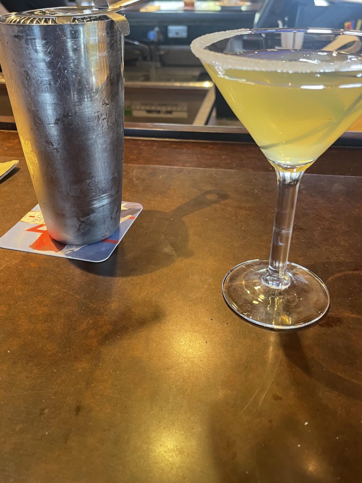 Is it typical to pour my own damn margarita at Applebees?