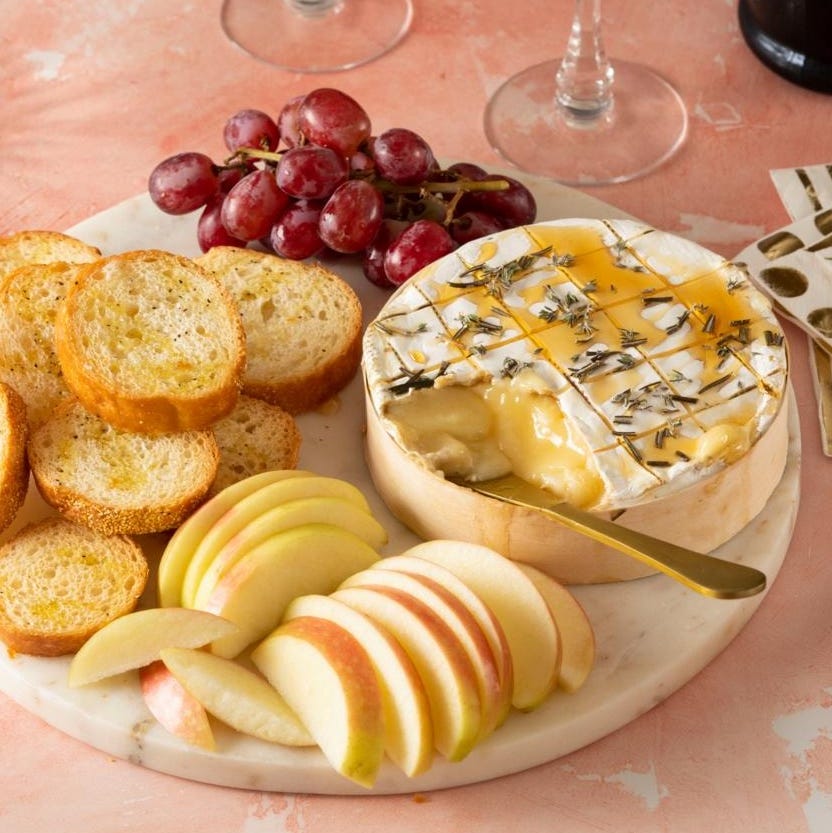 baked brie french food