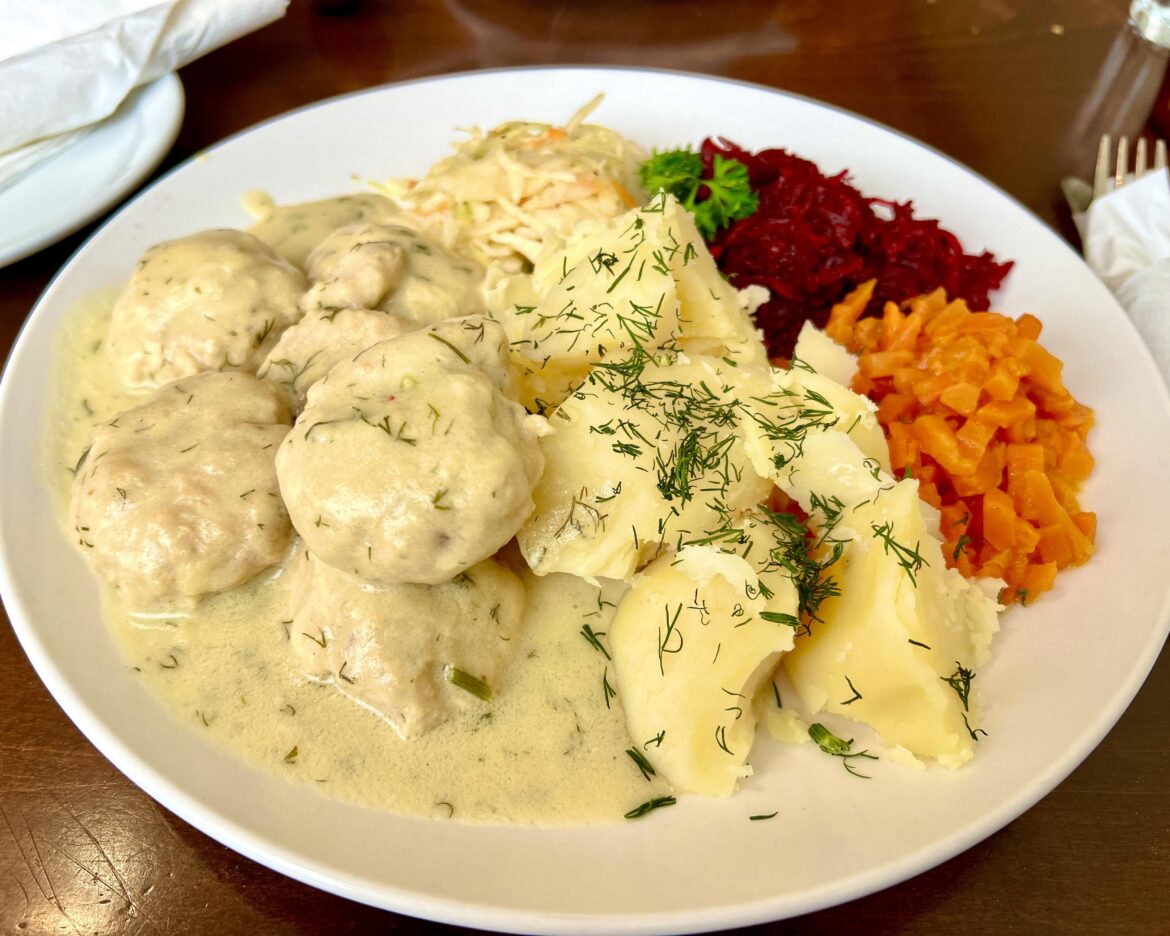 Cafe Polonez. Polish pulpety.