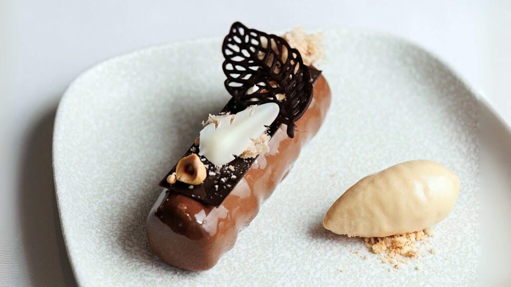 How to Make Hazelnut Chocolate Entremets to Impress Your Date Like a MICHELIN Restaurant