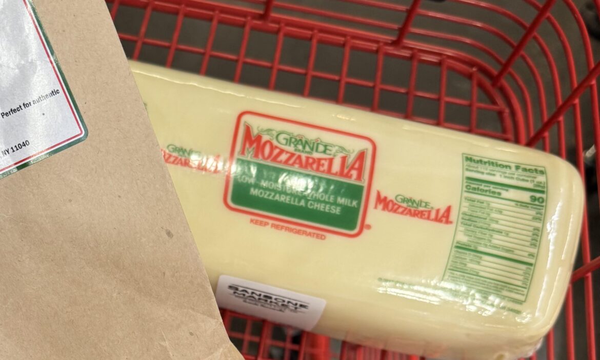 Pretty mundane but this makes me so happy to find for pizza :)