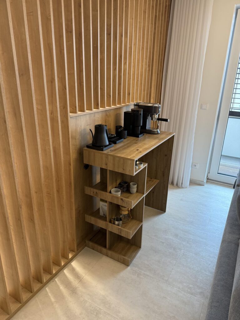 Bought a new bar table and Chemex to go with it