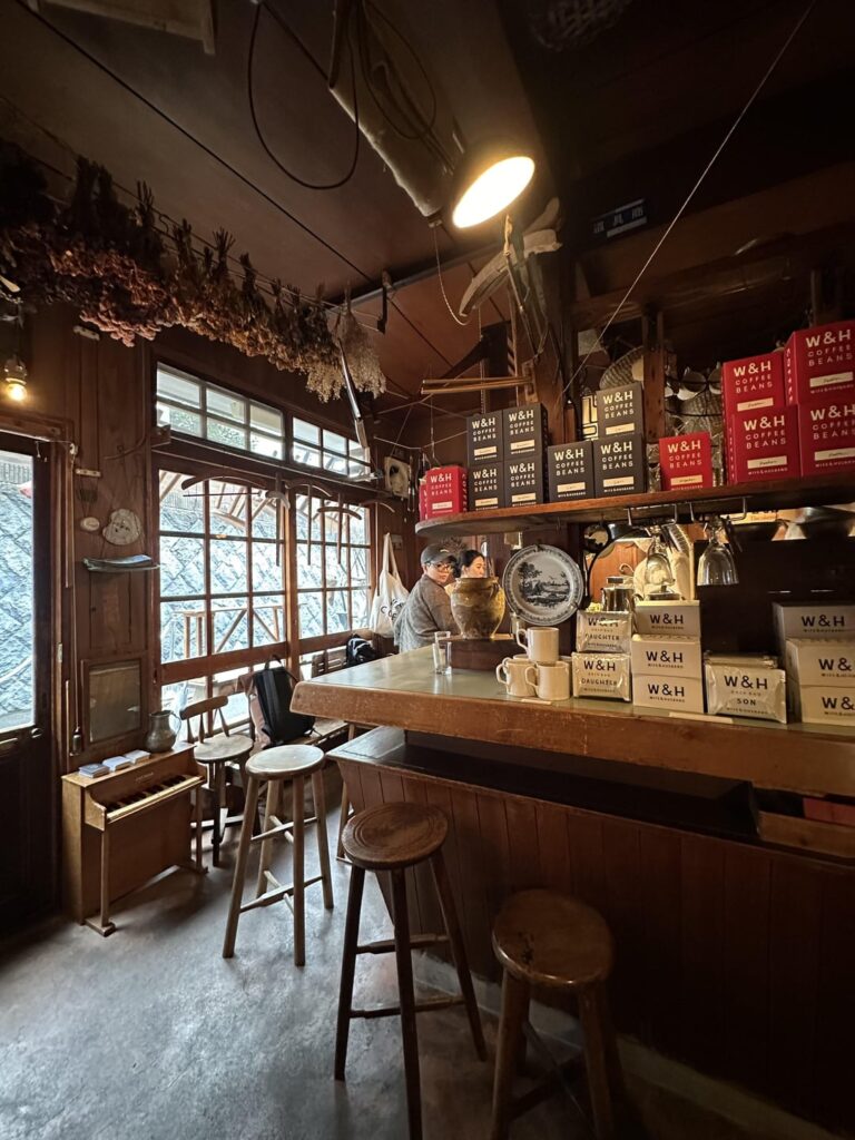 Japan has the most beautiful coffee shops :)
