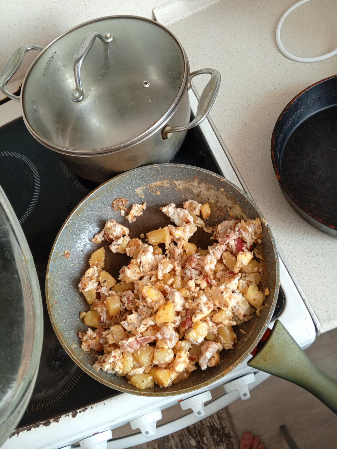 Mess of potatoes, bacon and eggs. I'm sure such thing is regular here.