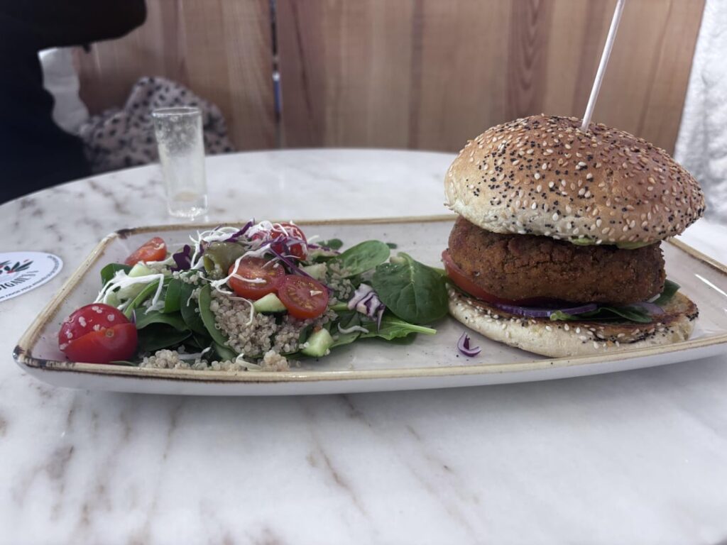 Veggie burger. 700cal total?