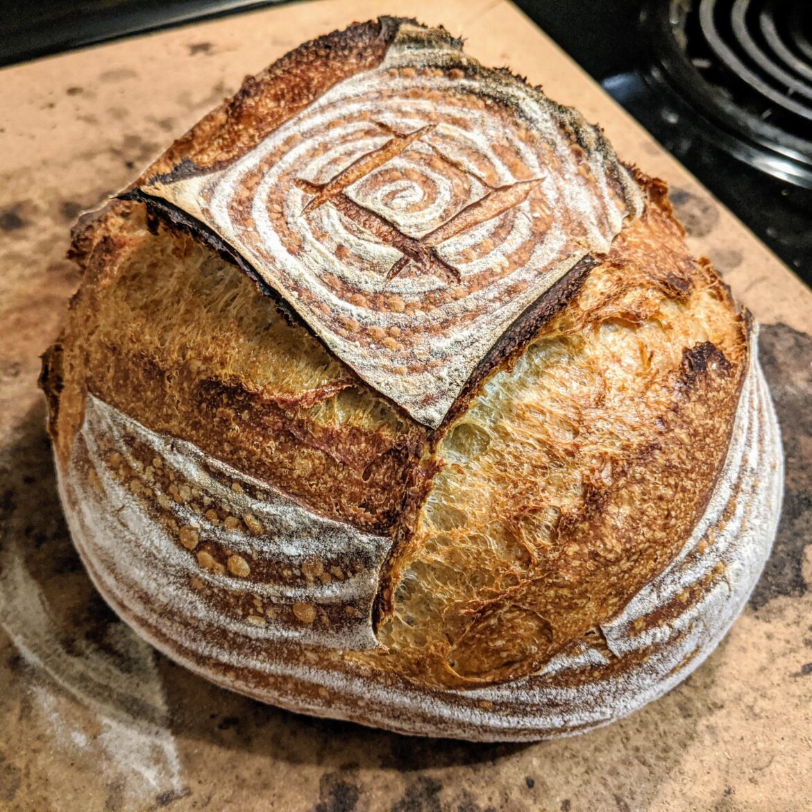 Leaves excess flour on the loaf but something about those banneton rings appeals to me