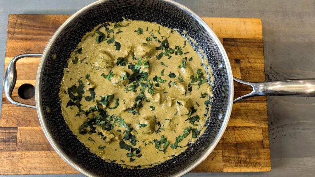 Absolutely delicious creamy pistachio chicken curry