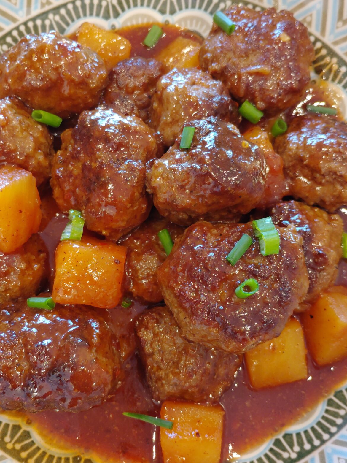 Slow cooker Pineapple BBQ Meatballs