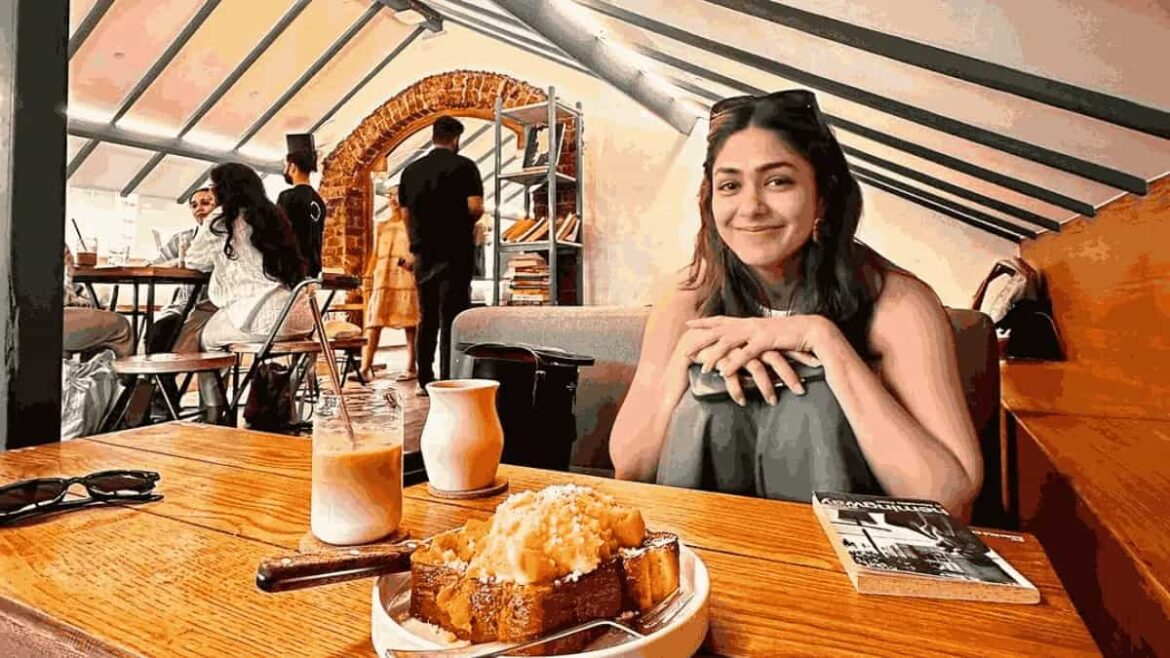 Mrunal Thakur’s Droolworthy Cheat Meal Includes French Toast, Croissant, Iced Latte And More Mrunal Thakur’s Droolworthy Cheat Meal Includes French Toast, Croissant, Iced Latte And More