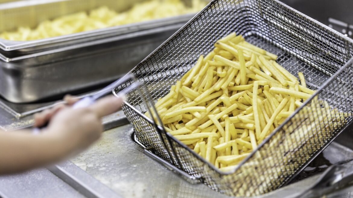 Beef Tallow Is The Popular Fast Food Fries Ingredient That's Not Vegetarian Friendly