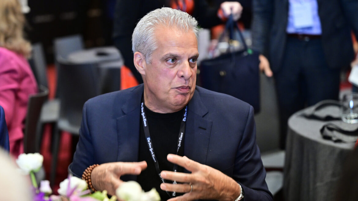 Eric Ripert’s Favorite Restaurant Is No Stranger To Controversy Eric Ripert's Favorite Restaurant Is No Stranger To Controversy