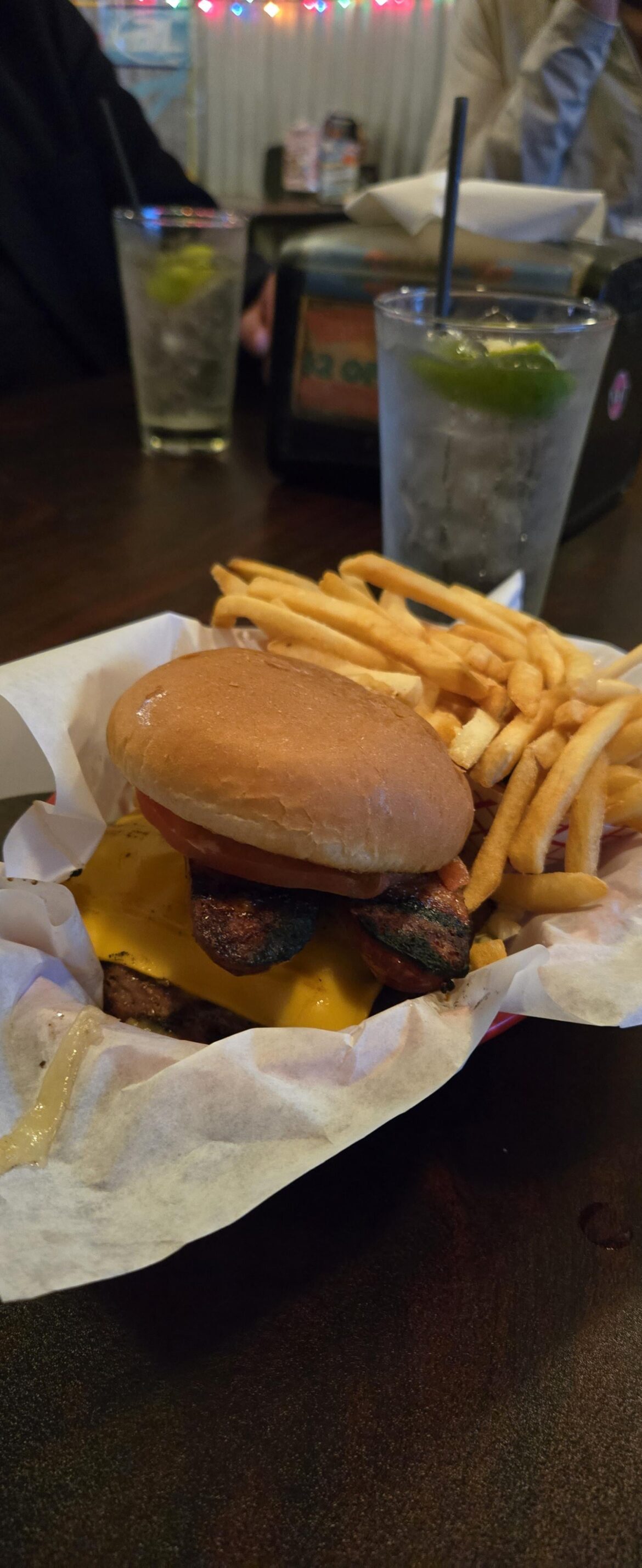 The Shack Burger (sorry for the shity pic) - Playa del Rey