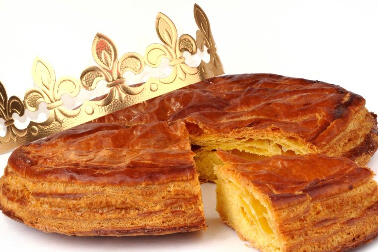 picture of a cake with a golden crown