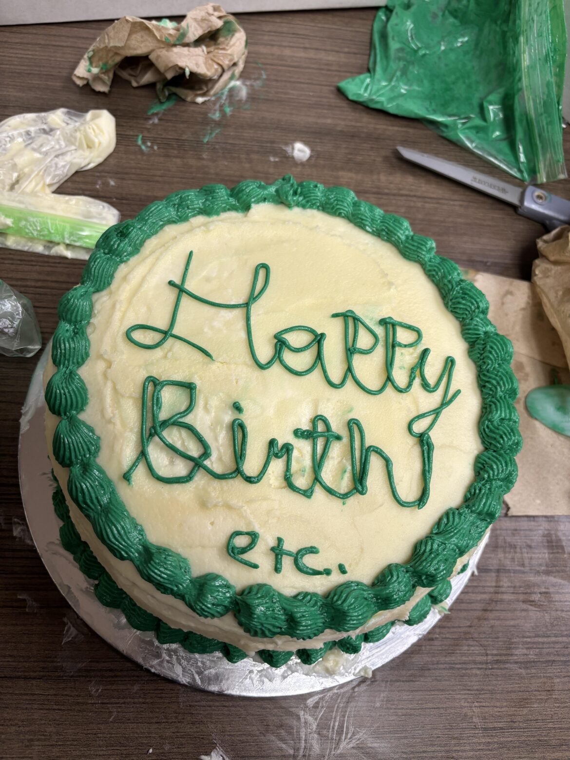 First time making a layer cake, kept running out of space and finally gave up 🥰🥰