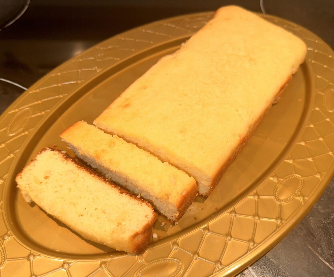 Vanilla/birthday cake (recipe in description)