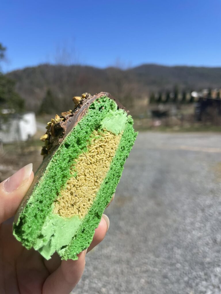 giant dubai chocolate macarons